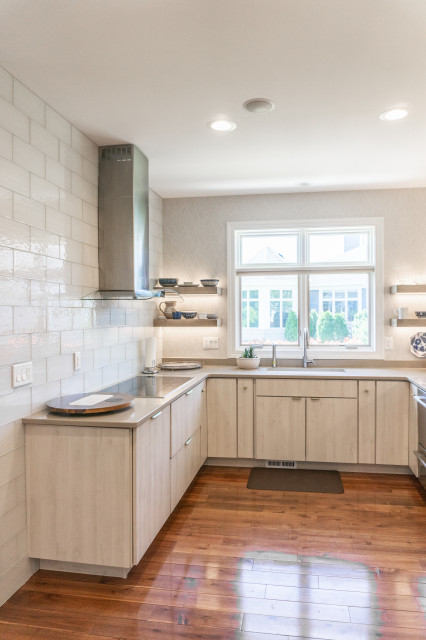 Brookfield Condo Kitchen Remodel modern-kueche