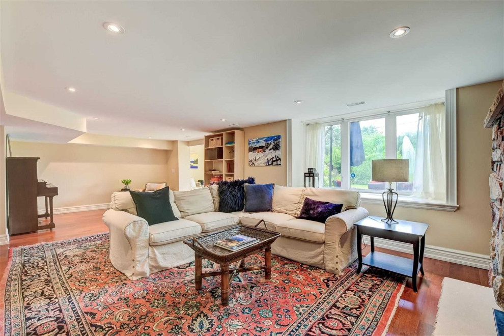 Home design - transitional home design idea in Toronto
