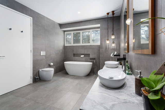 Richards House contemporary-badrum
