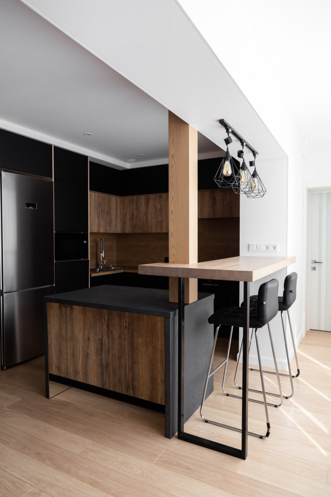 Современный интерьер с казахскими национальными элементами.