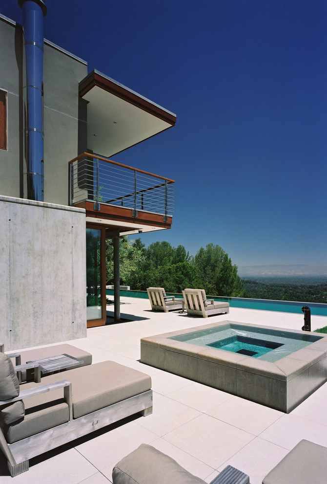 This is an example of a modern pool in San Francisco.