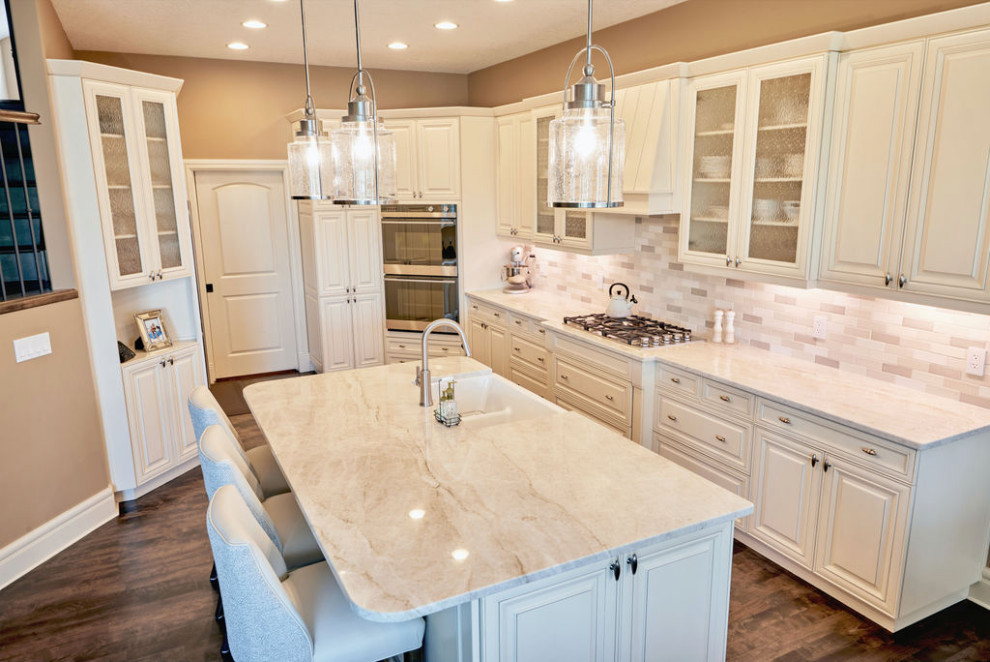 Inspiration for a transitional kitchen remodel in Calgary