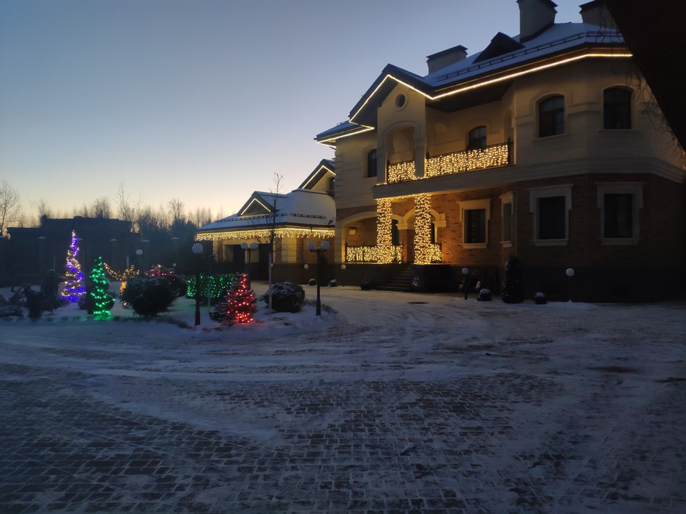 Новогоднее украшение фасада