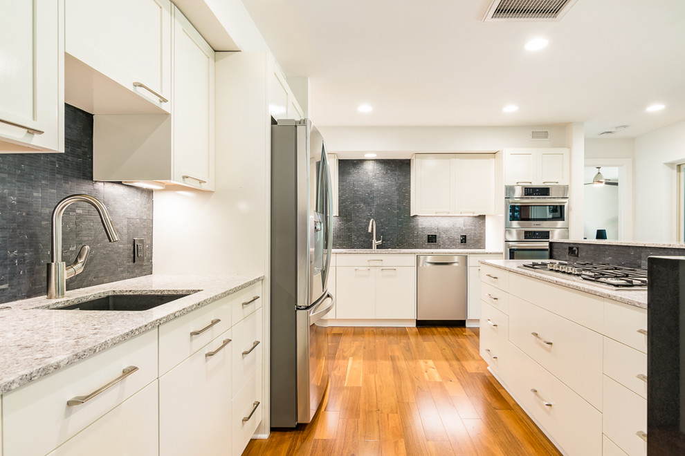 Inspiration for a transitional kitchen remodel in Austin
