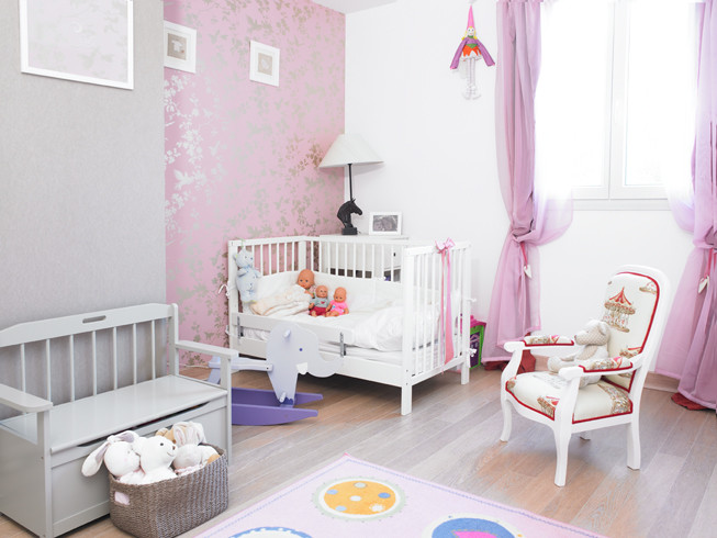 This is an example of a contemporary nursery in Paris.
