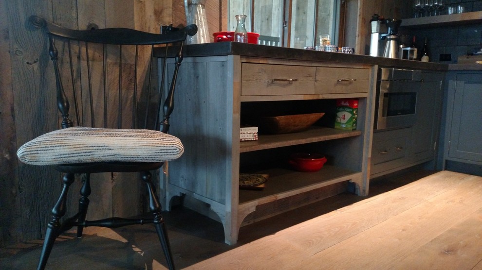 Kitchen - rustic kitchen idea