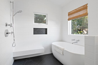 Bagno Con Doccia Separata.Bagno Con Ante Marroni E Zona Vasca Doccia Separata Foto Idee Arredamento Luglio 2020 Houzz It