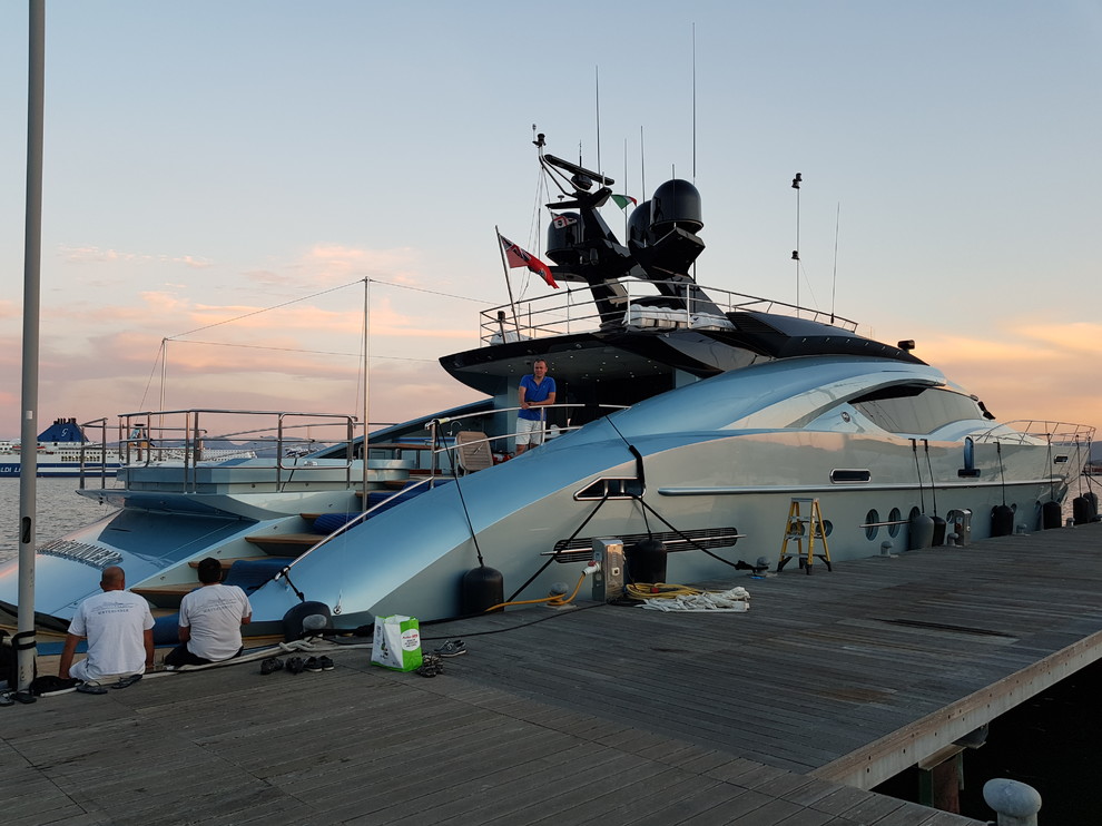 Модернизация мультимедиа систем на Мега яхте Waverunner 41метр