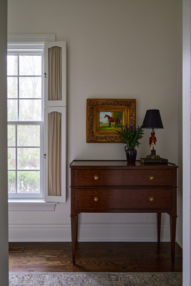 Example of a classic home design design in Chicago