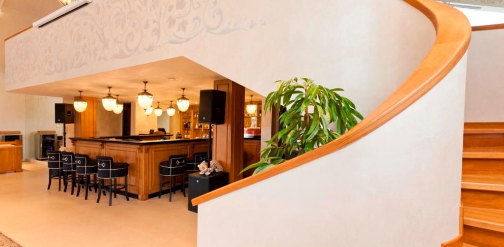 Ресторан "Ладога" роспись лестницы