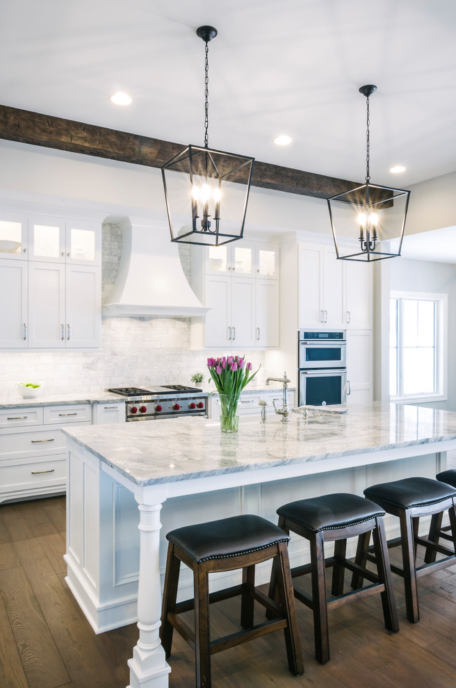 Example of a transitional kitchen design in Cleveland