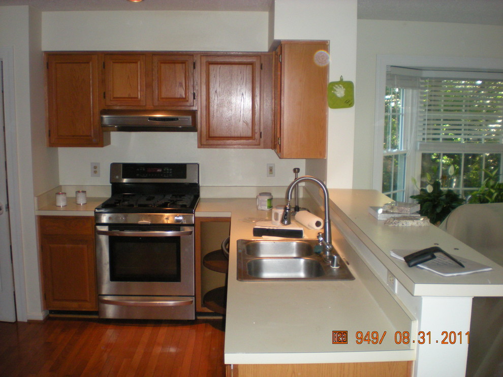Example of a transitional kitchen design in DC Metro