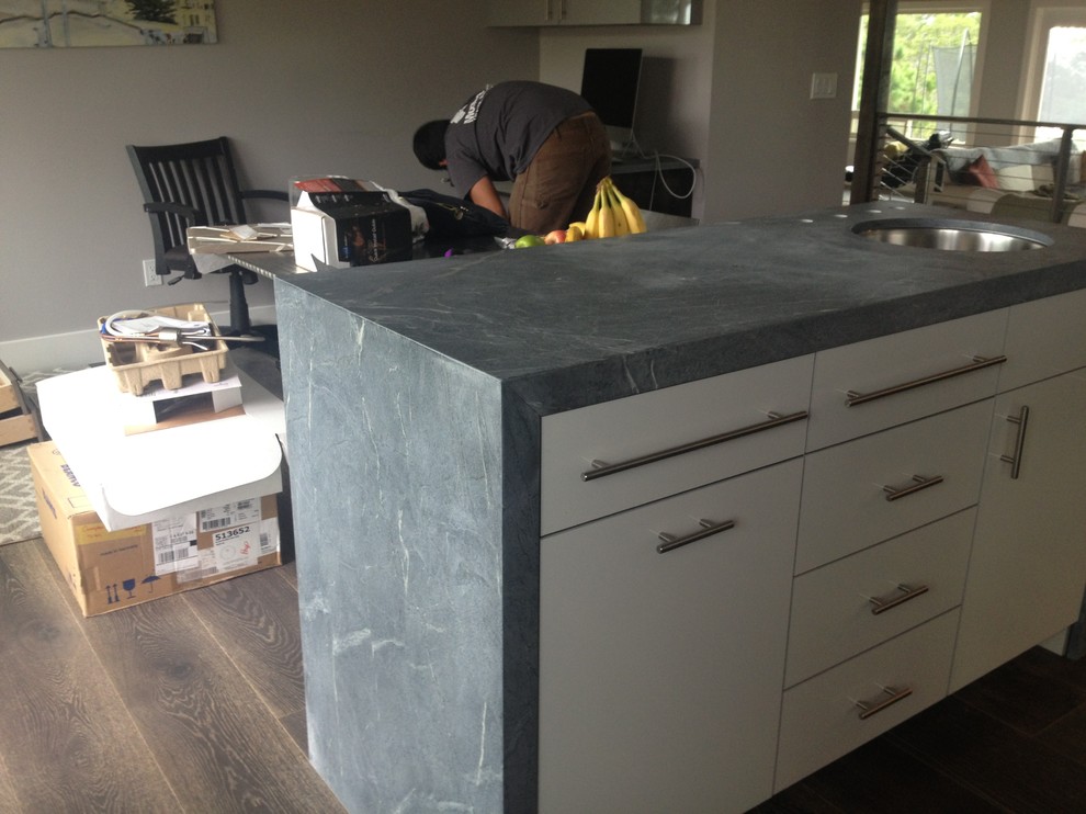 Contemporary Kitchen