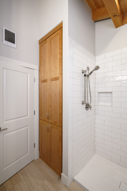 Shaw ADU contemporary-bathroom