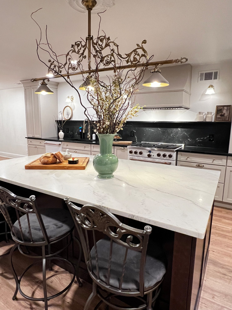 Vintage Modern Kitchen - Middle Island, NY
