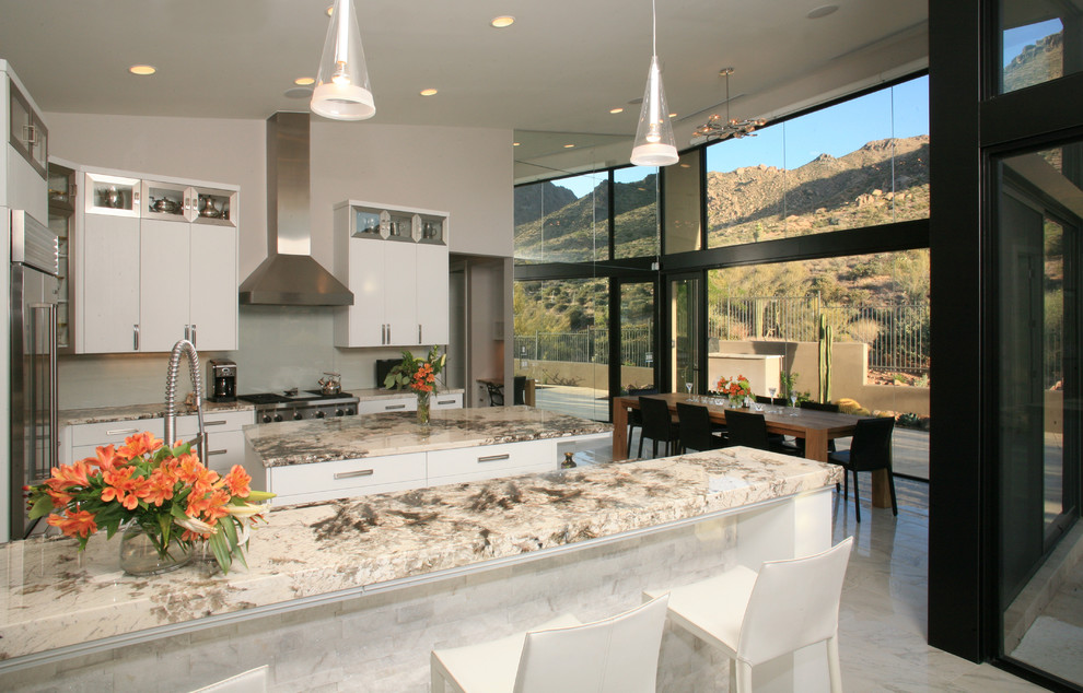 Example of a transitional kitchen design in Phoenix