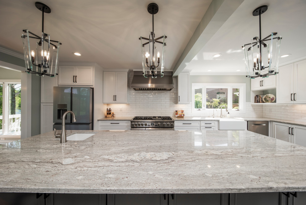 Kitchen - transitional kitchen idea