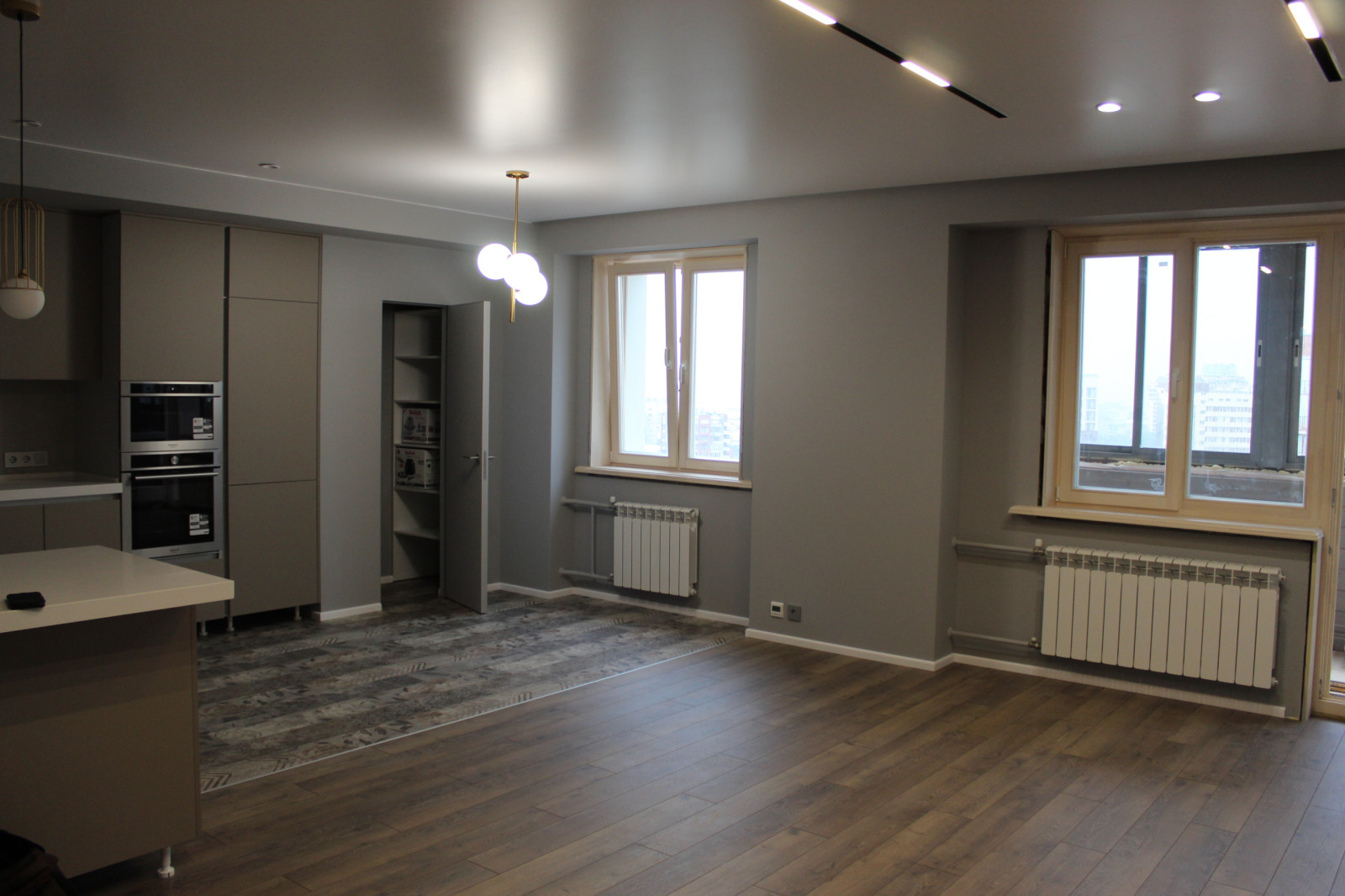 Четырехкомнатная в центре под ключ по дизайн-проекту