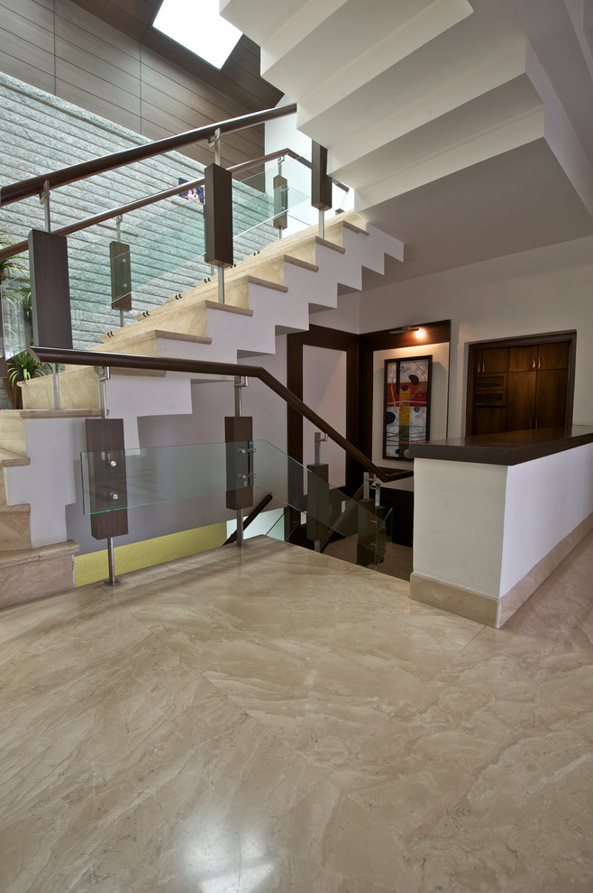 Photo of a contemporary staircase in Bengaluru.