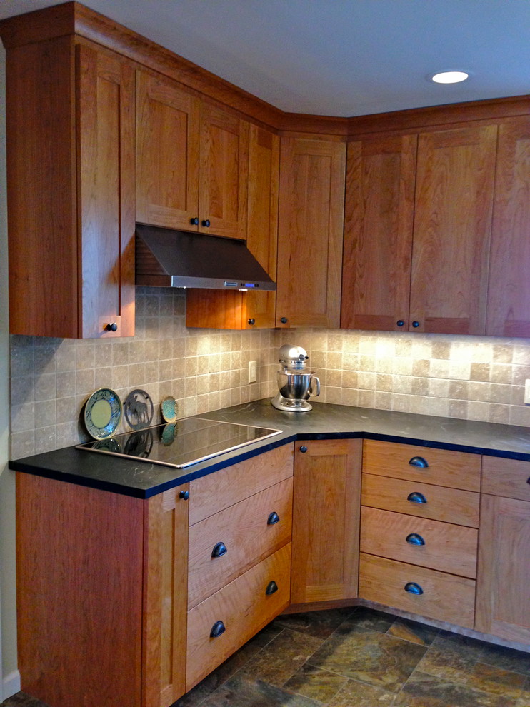Example of a transitional kitchen design in Bridgeport