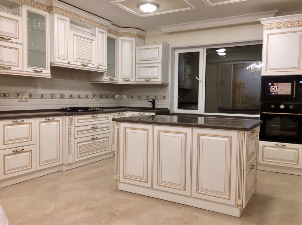 Кухня классика с островом