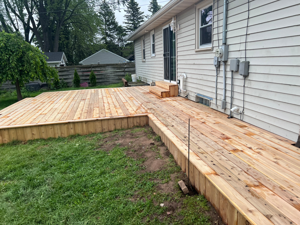 Menasha Cedar Deck