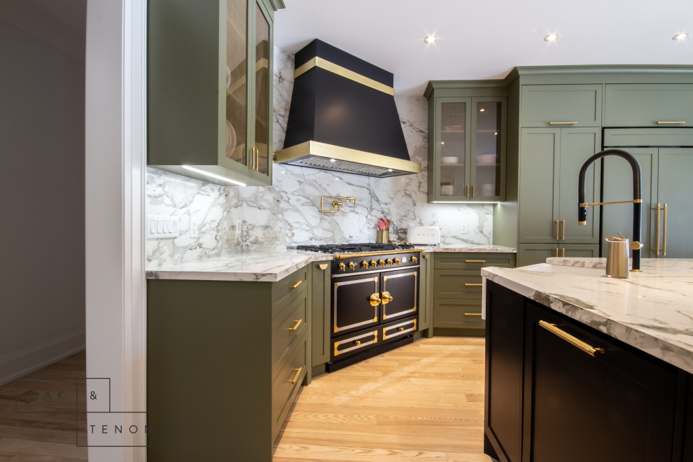 Transitional kitchen photo in Toronto