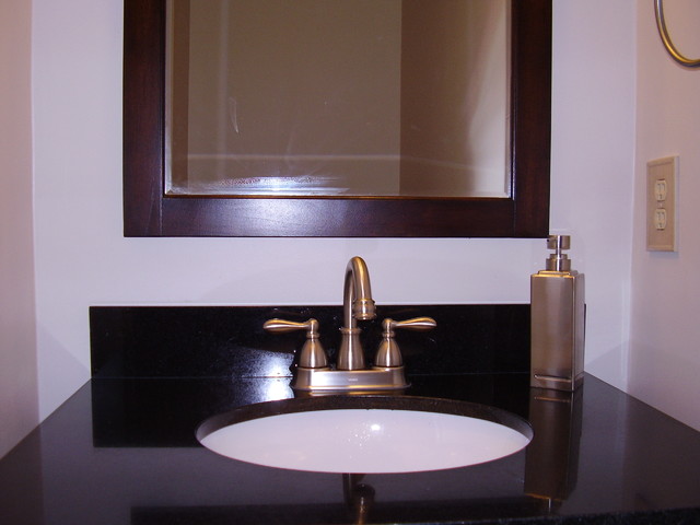 Vanity Top american-traditional-bathroom