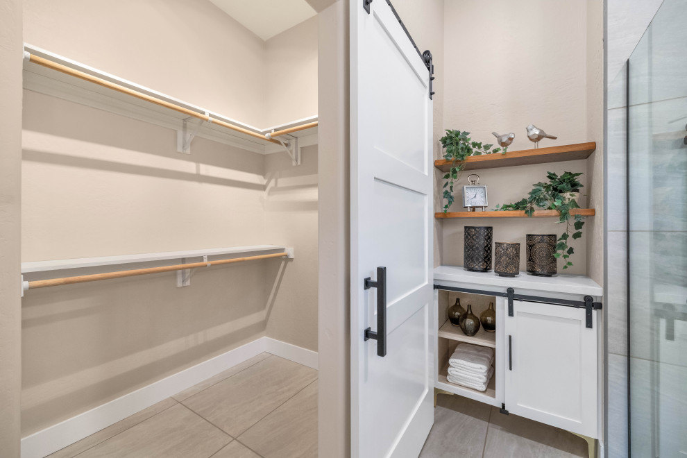 Bathroom - transitional bathroom idea in Phoenix