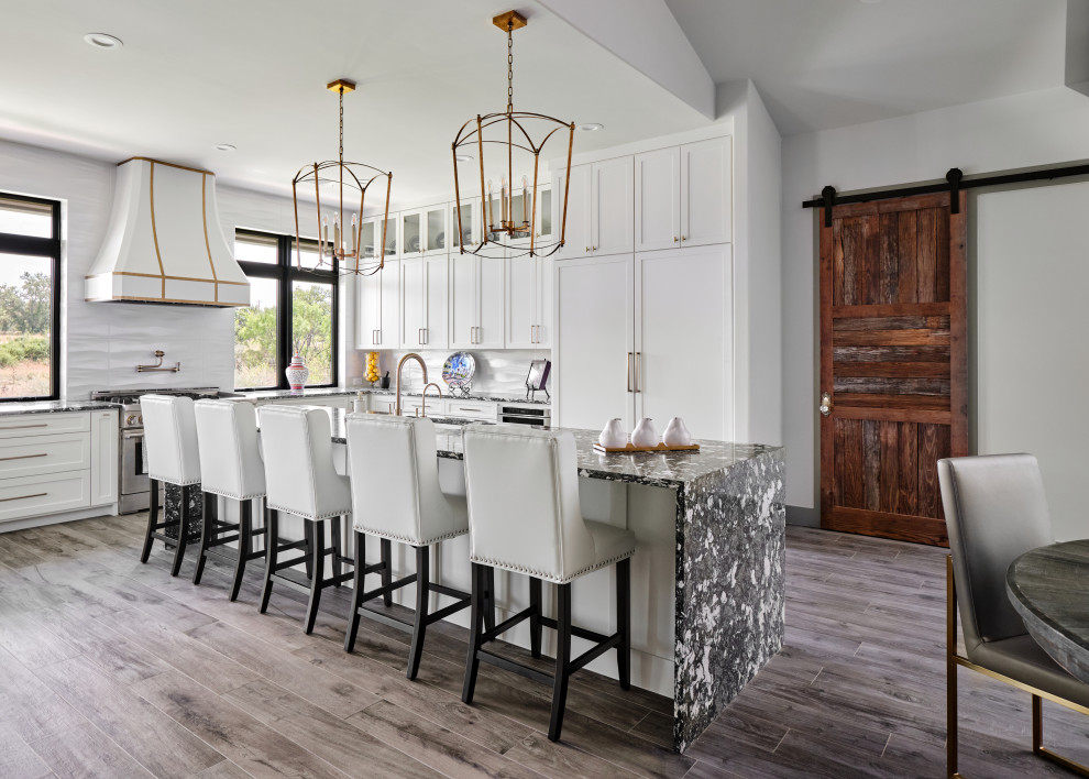 Inspiration for a large transitional kitchen remodel in Austin