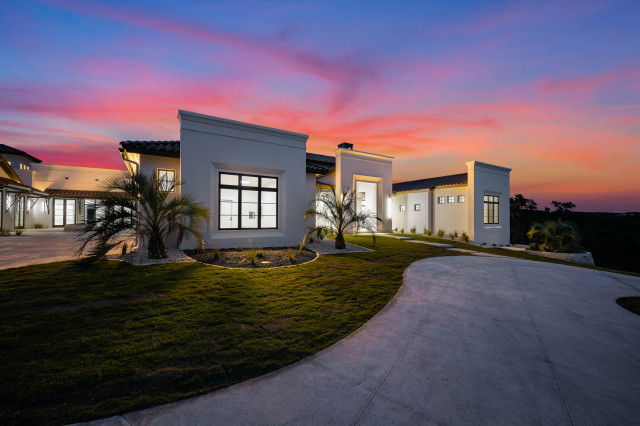 Hermitage | Modern Mediterranean | 2024 medelhavsstil-fasad