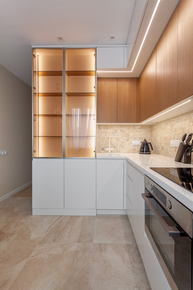 Столешница изготовлена из искусственного камня, фурнитура blum