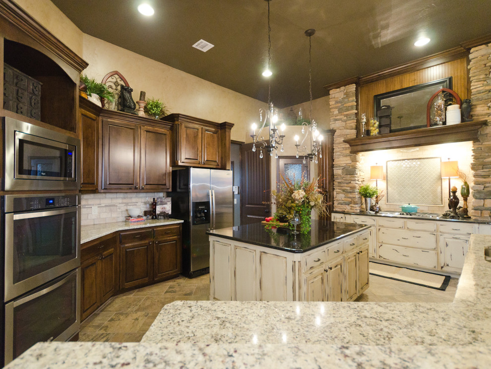 Inspiration for a traditional kitchen in Oklahoma City.