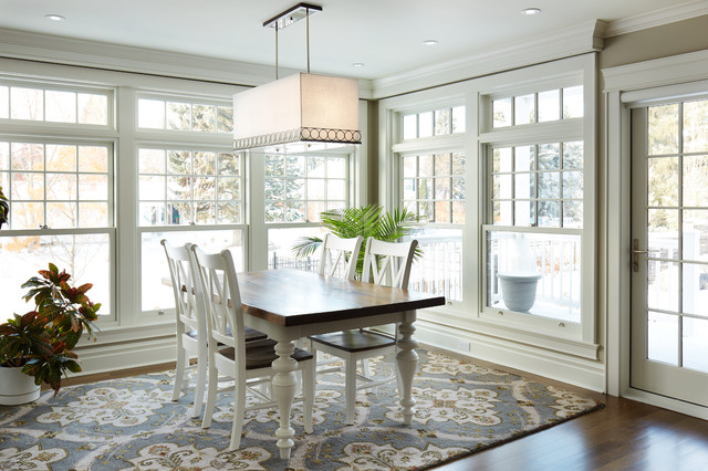 Transitional Build classique-chic-salle-a-manger