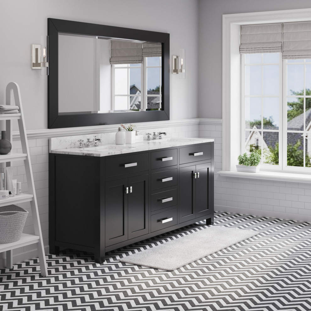 Esempio di una stanza da bagno contemporanea con lavabo integrato, top in marmo e mobile bagno freestanding