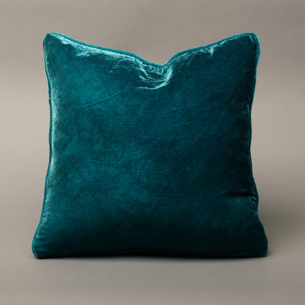 Cushion – Velvet/Bedruthan
