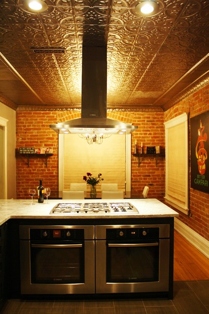 Tin/Exposed Brick: Kitchen Greatness industrielt-koekken