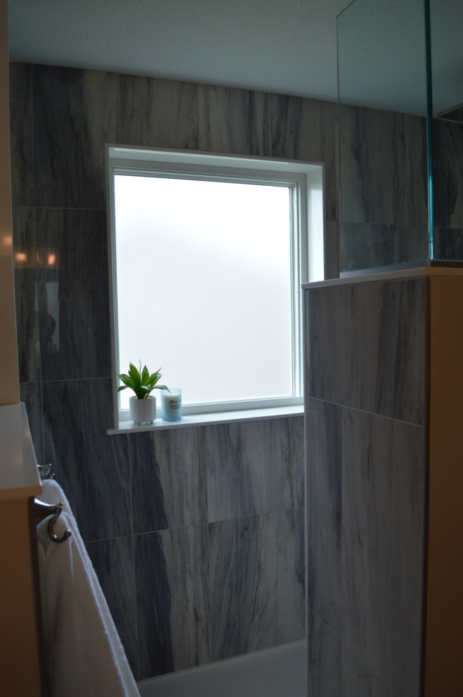 Gleason Farms Owner's Bath with Walk-in Shower