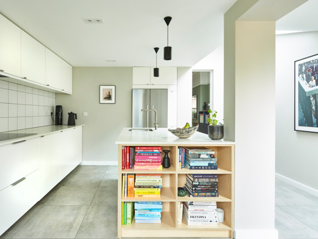 8. Kitchen, island & knock-thru victorian-kitchen