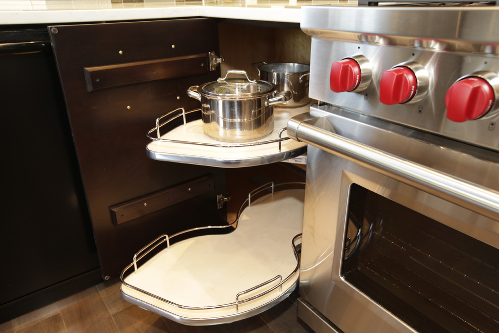 Kitchen - transitional kitchen idea