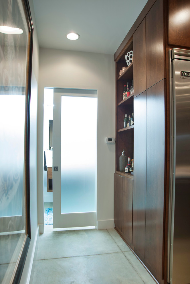 Inspiration for a transitional home design remodel in Columbus