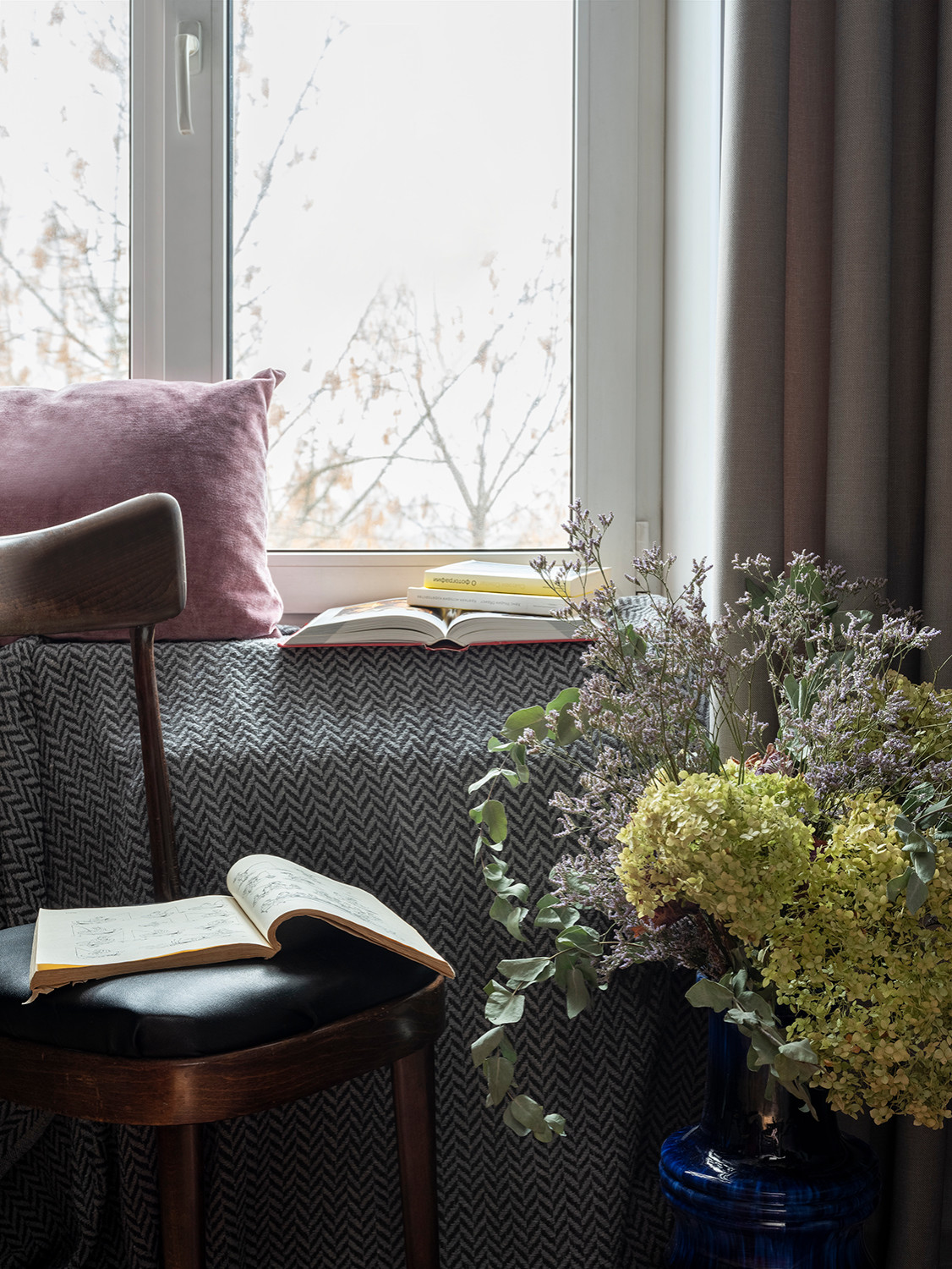 Комната-кабинет интерьерного фотографа Дины Александровой