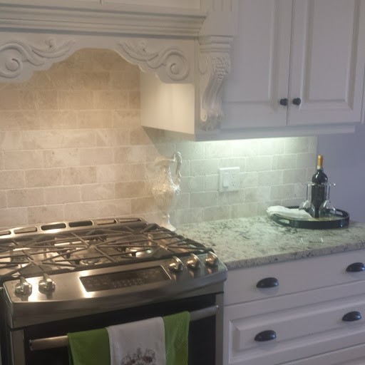 Home design - traditional home design idea with no island