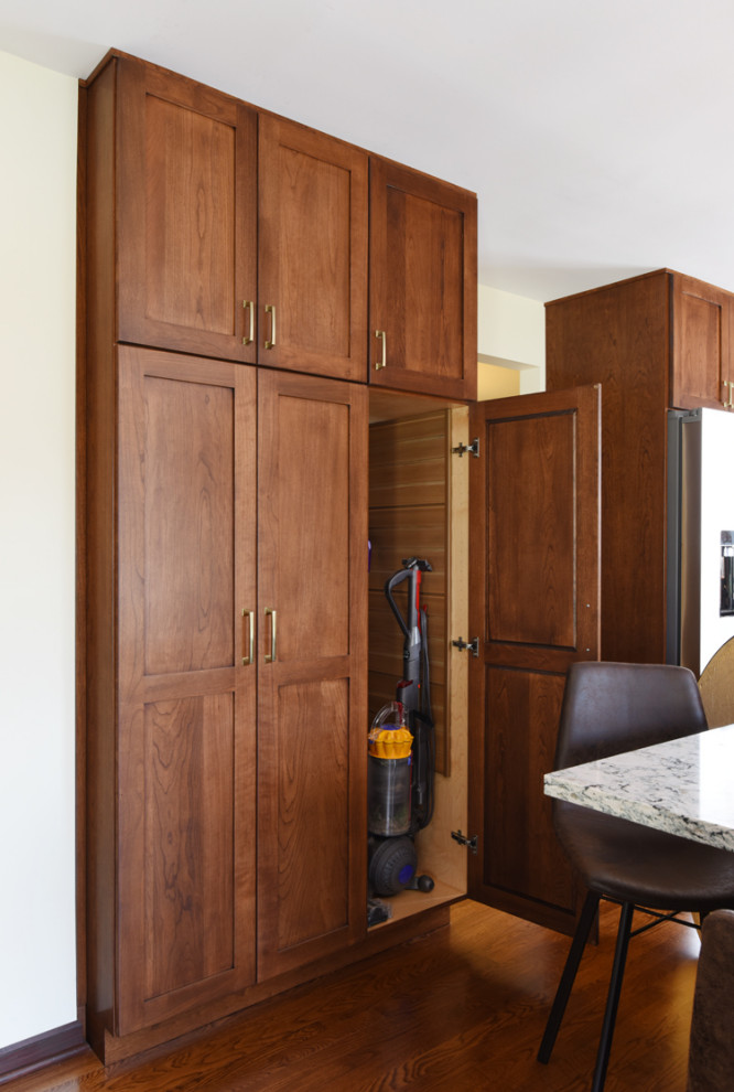 Home design - transitional home design idea in Columbus