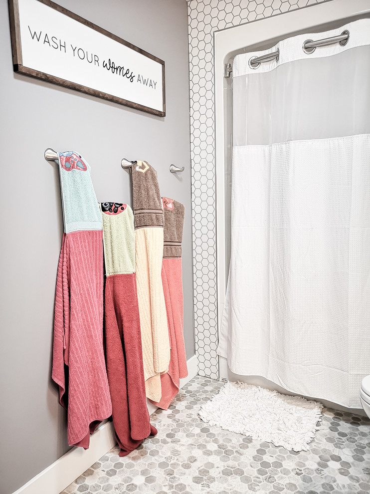 Bathroom - transitional bathroom idea