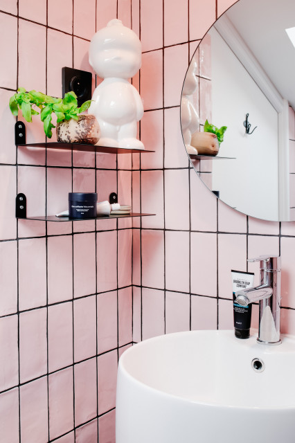 Rose modern-bathroom