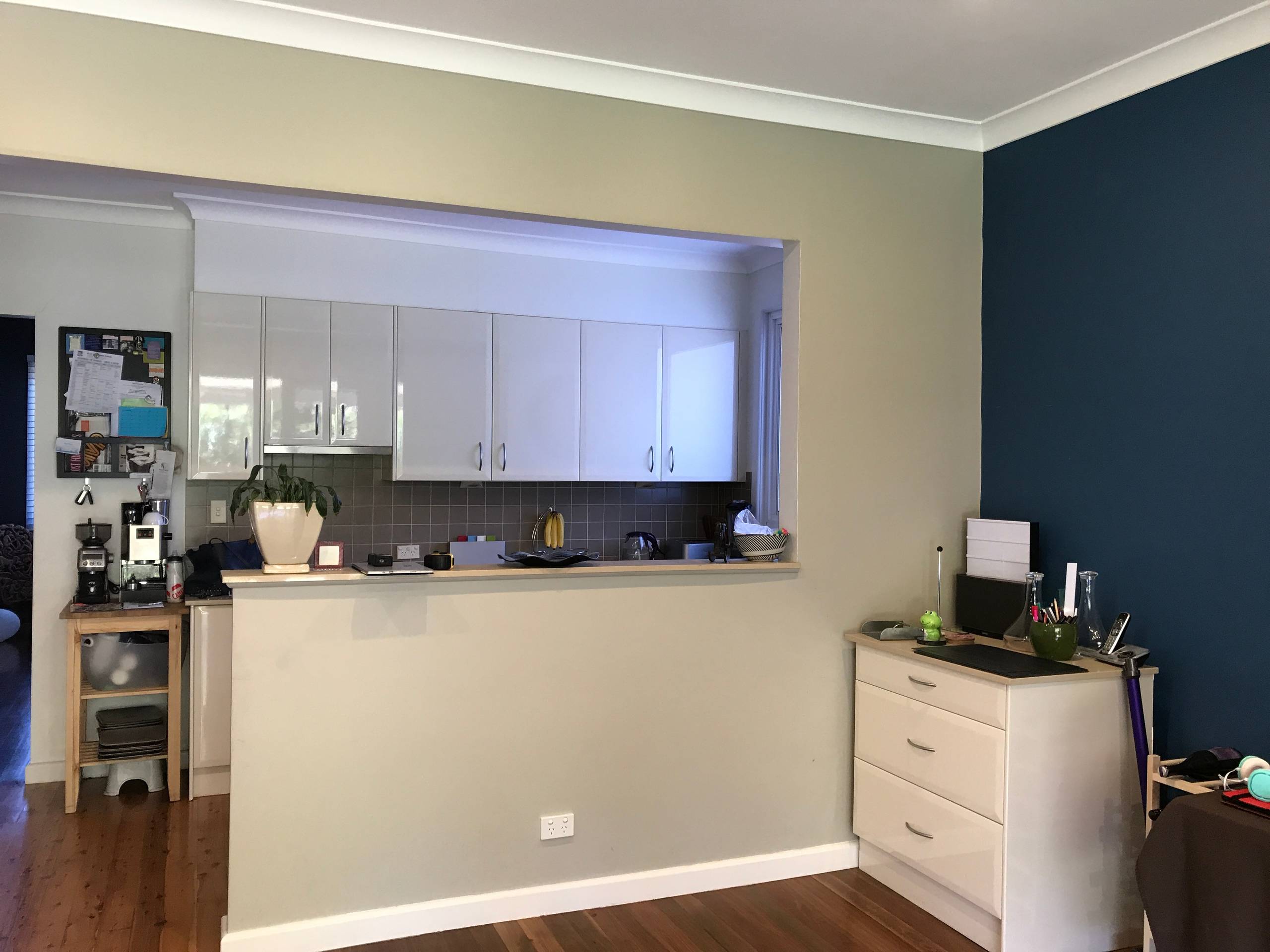 A KITCHEN WITH MANY DIFFERENCES - COMPLETES THE HOME
