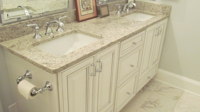 Master & Hall Bath Remodels klassisk-badrum