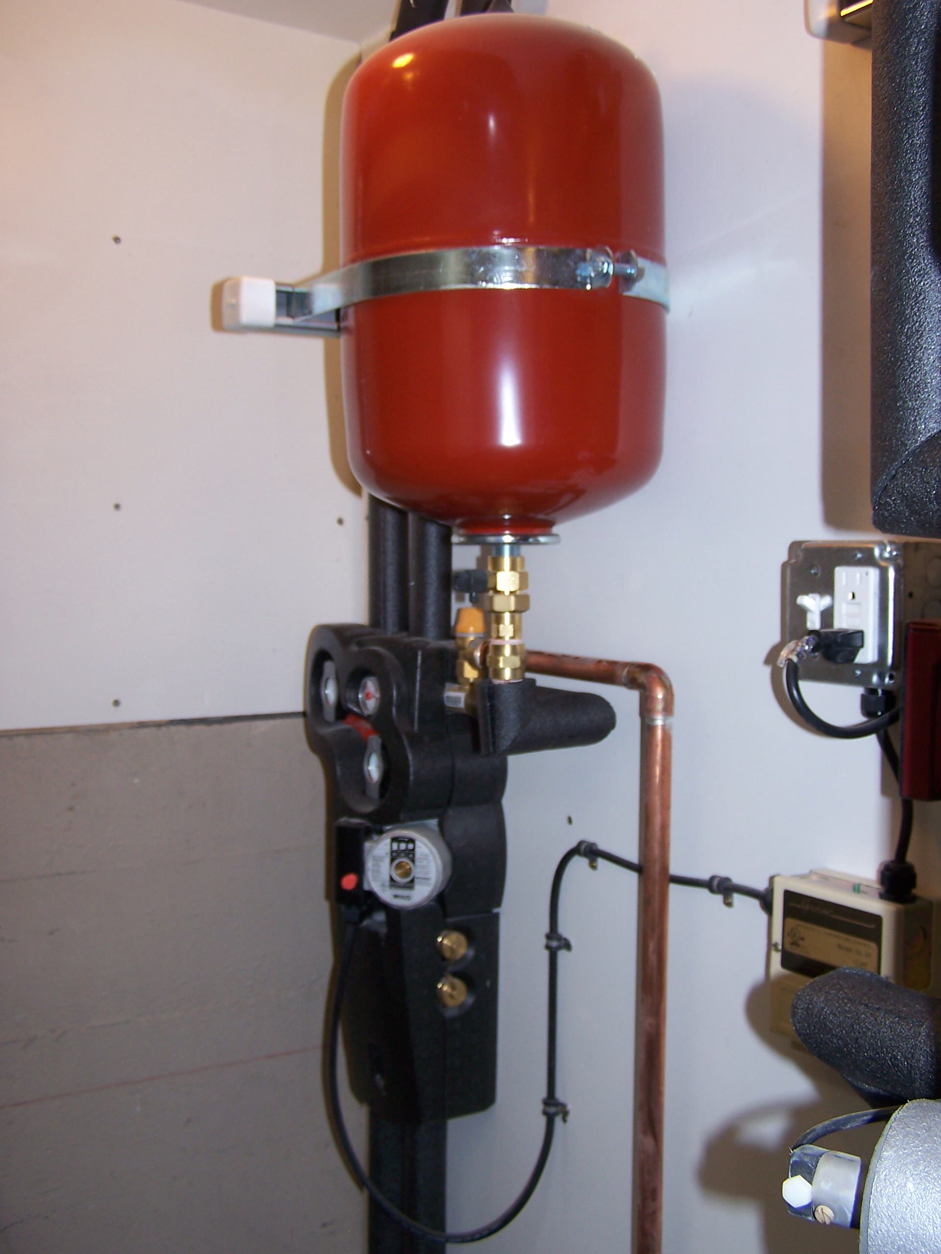 Solar heating for potable hot water & Boiler assist. Hybred tech!