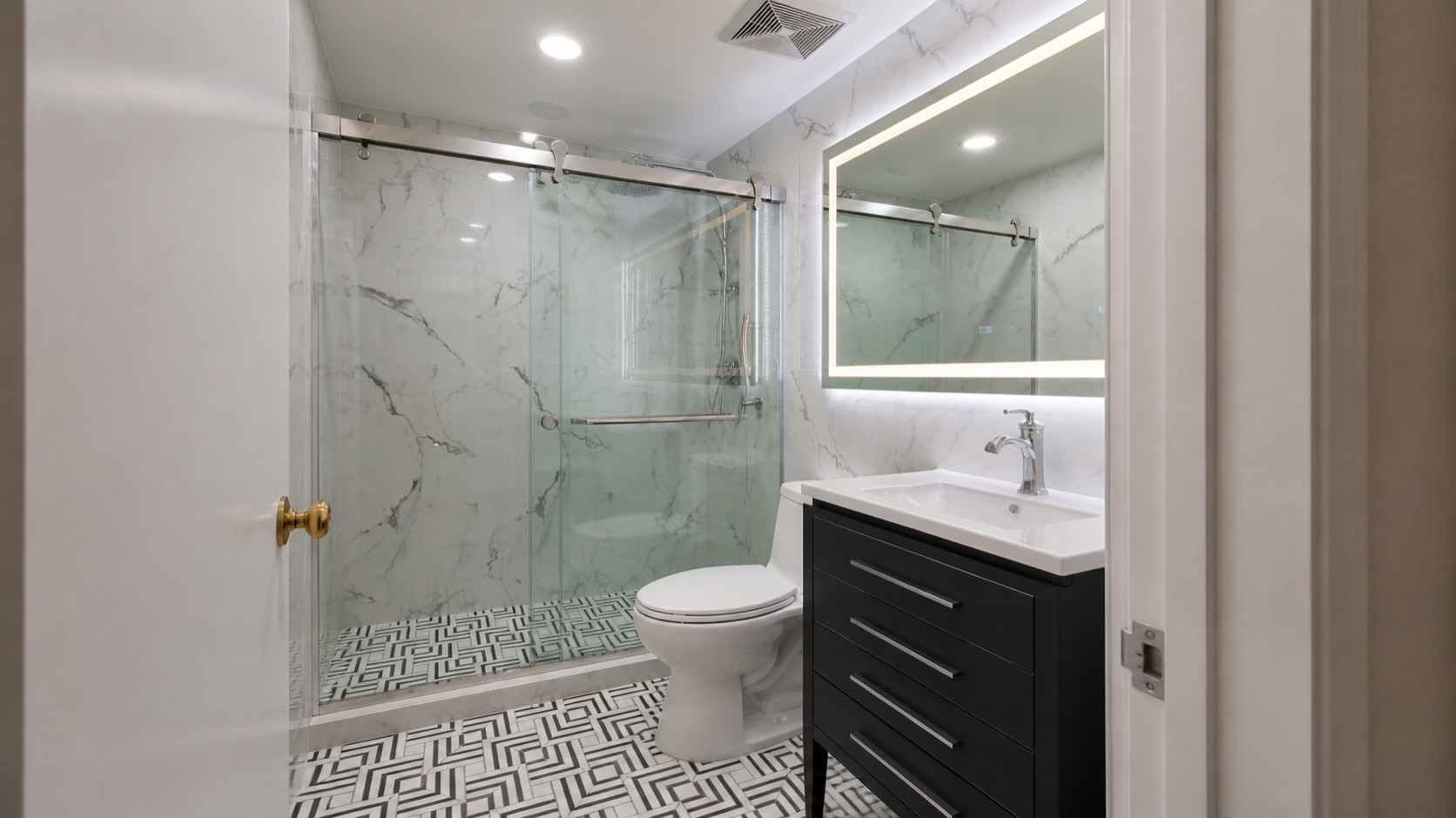 Miami, FL – Custom Closets, Bathroom & Wall Unit